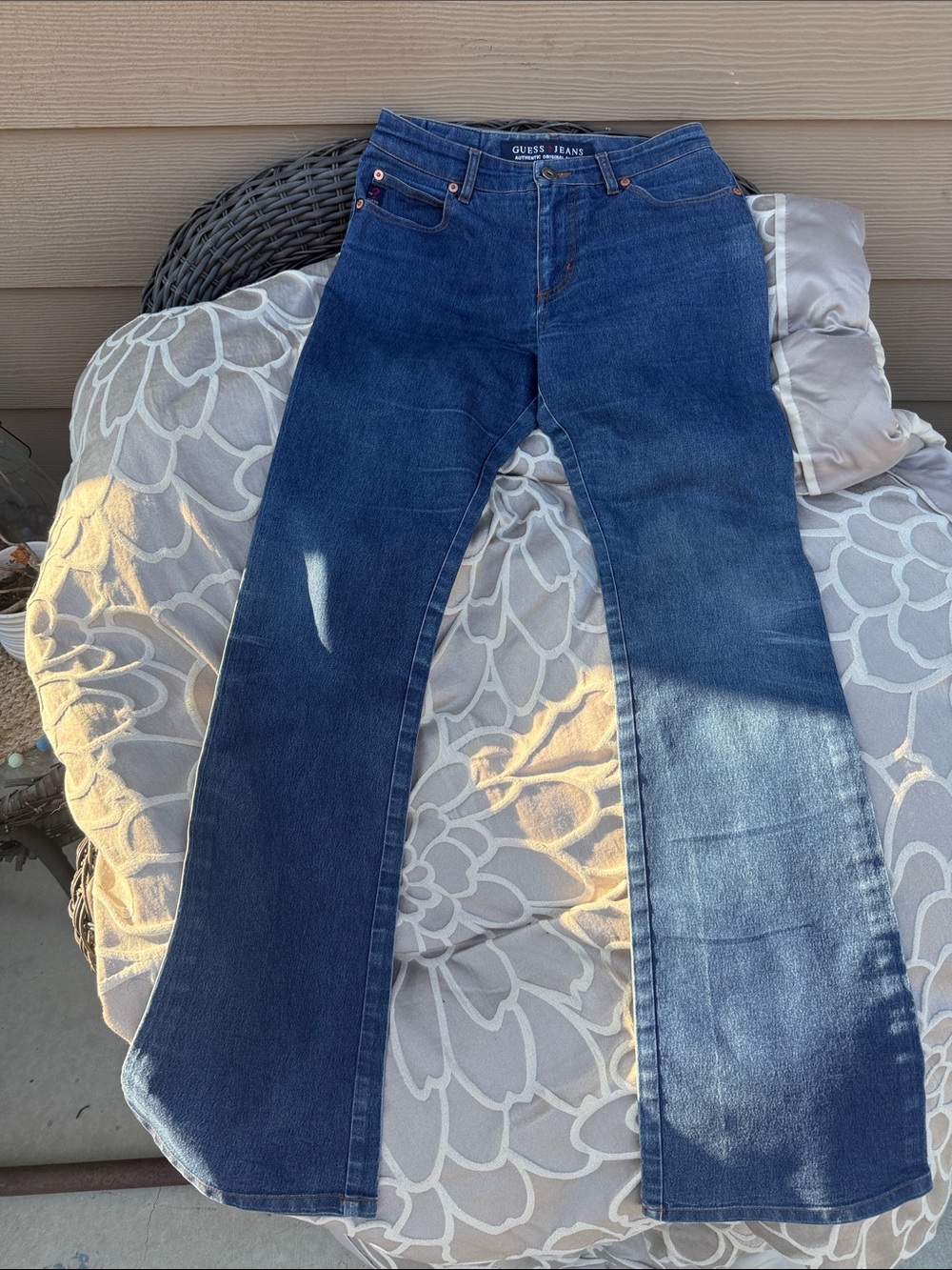Vintage GUESS USA 80s Sexy zip no bk pockets slight bells Drk blue fade sz 26
